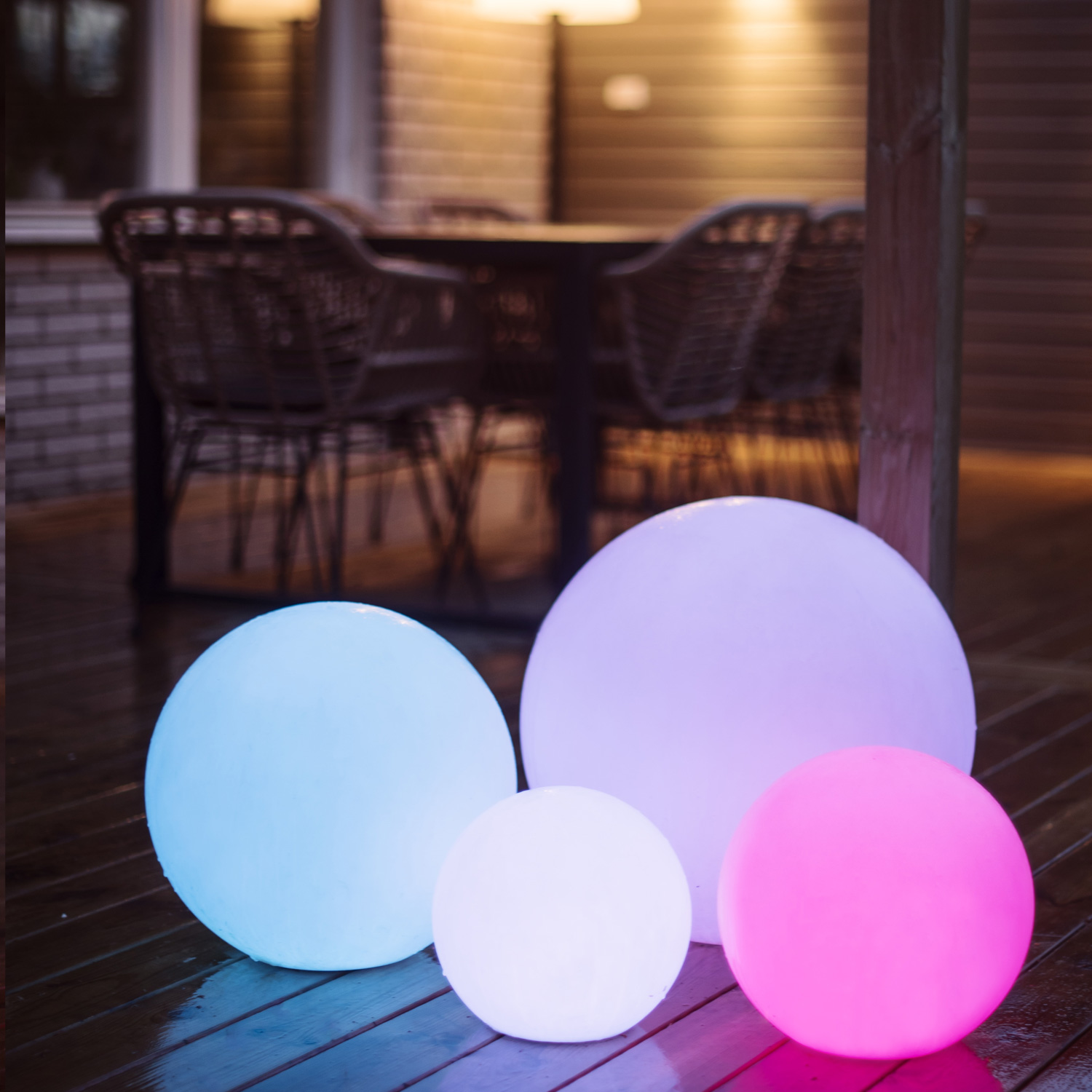 LED Kugel Twilights - Gartenkugel 50cm - RGB Farbwechsel/feste Farbe - Fernbedienung - Aufladbar - Gallery 1 LED Kugel Twilights - Gartenkugel 50cm - RGB Farbwechsel/feste Farbe - Fernbedienung - Aufladbar
