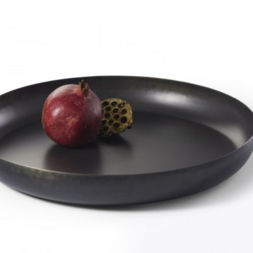 TOKARA schwarze Schale glänzend - aus hochwertigem Eisen TOKARA schwarze Schale glänzend - aus hochwertigem Eisen