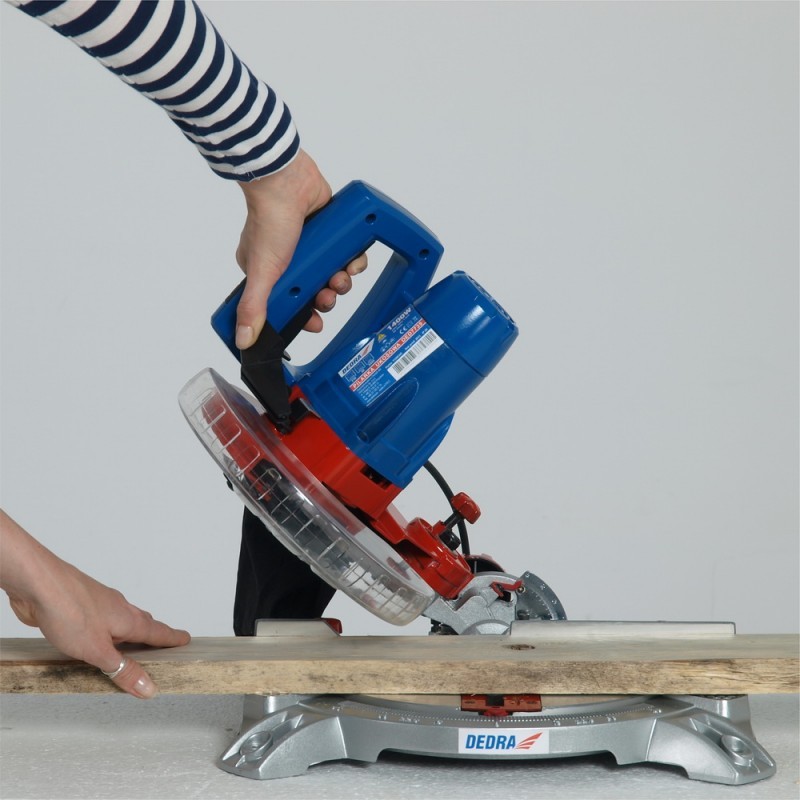 Elektrische Handsäge Dedra Ded7739 1400w 210mm Elektrische Handsäge Dedra Ded7739 1400w 210mm