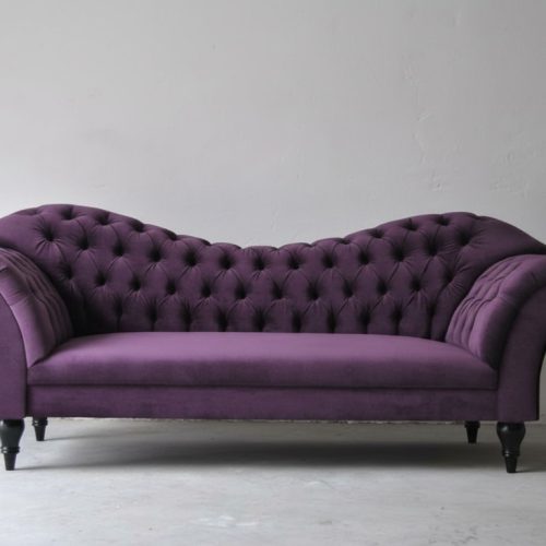Dreisitzer Design Couch Lila Polster Sitz Textil Sofa 3 Sitzer Chesterfield Dreisitzer Design Couch Lila Polster Sitz Textil Sofa 3 Sitzer Chesterfield