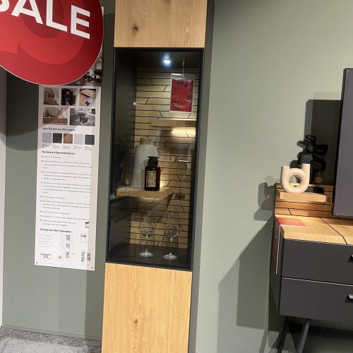 Interliving Vitrine ca. 44x204x41cm in Schiefer/Wildeiche