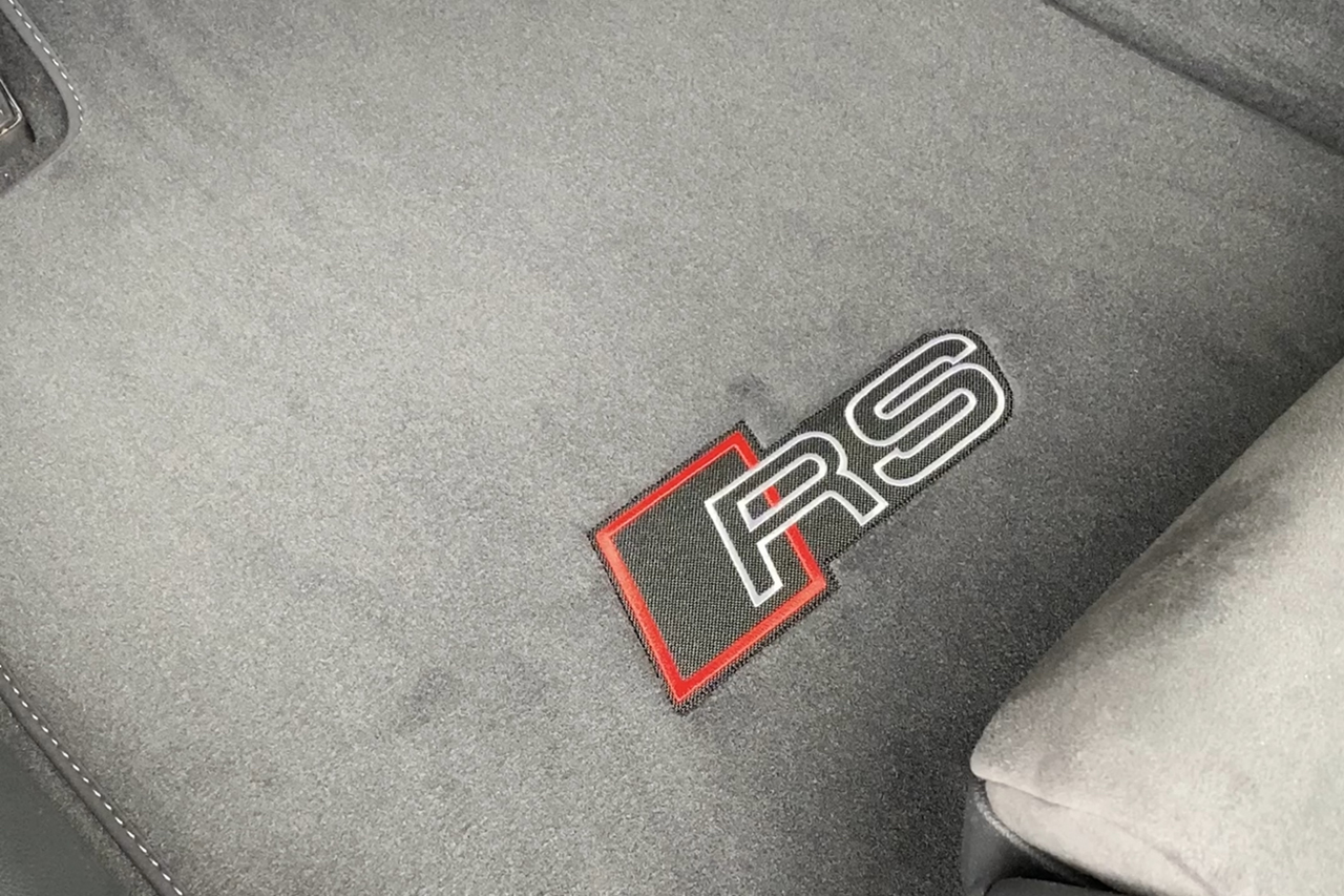 Original Audi RS Velour Fußmatten VORN HINTEN FELSGRAU für Audi A6 C8 A7 4K RHD Original Audi RS Velour Fußmatten VORN HINTEN FELSGRAU für Audi A6 C8 A7 4K RHD