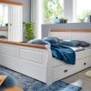 G+K Bett II Landhausstil mit Bettkasten 140x200, Kiefer massiv weiß gewachst, Absetzungen honig G+K Bett II Landhausstil mit Bettkasten 140x200, Kiefer massiv weiß gewachst, Absetzungen honig
