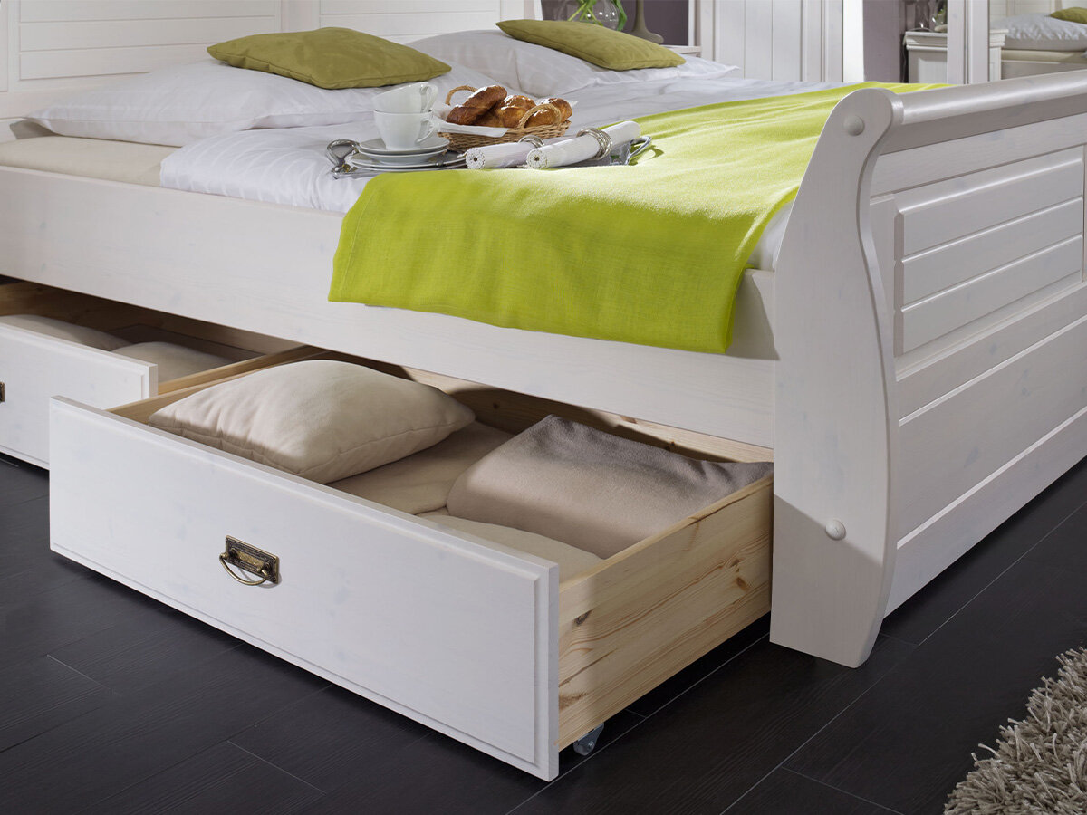 G+K Bett II Landhausstil mit Bettkasten 140x200, Kiefer massiv weiß gewachst, Absetzungen honig - Gallery 2 G+K Bett II Landhausstil mit Bettkasten 140x200, Kiefer massiv weiß gewachst, Absetzungen honig