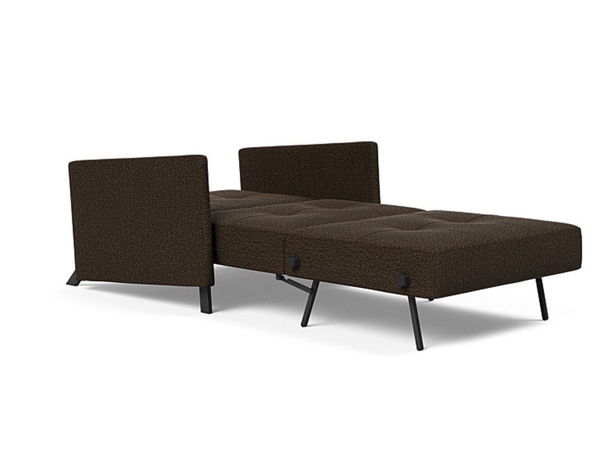 Innovation Cubed 02 Stuhl mit Armlehnen 358 Taura Choco