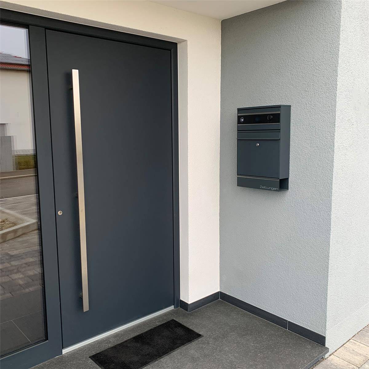 Metzler Briefkasten mit VDM10 2.0 Video-Türsprechanlage | 1 Klingel | RAL7016 Anthrazit - Gallery 3 Metzler Briefkasten mit VDM10 2.0 Video-Türsprechanlage | 1 Klingel | RAL7016 Anthrazit