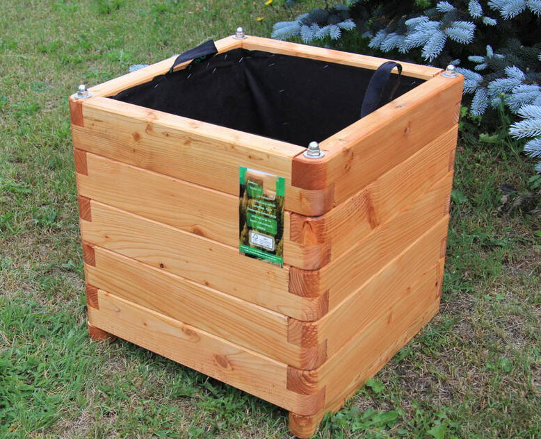 Pflanzkasten 100x100x50 cm aus Lärche geschraubt mit Vlies, gerundeten Ecken und Griffen