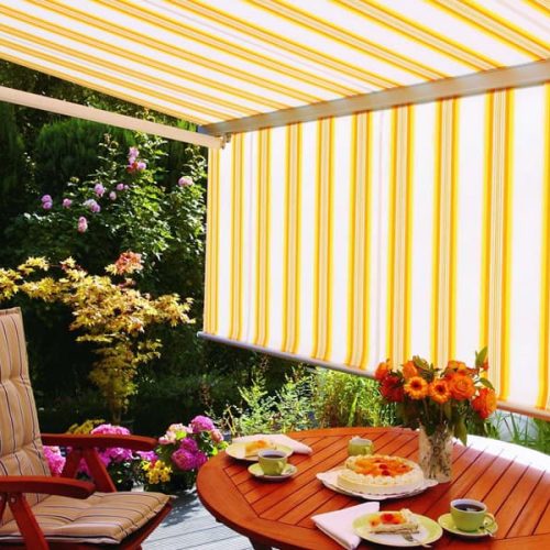 Gelenkarmmarkise Eco Plus nach Maß - Individuell wählbar bis zu 600.00 x 300.00 cm (B x H) - Gelenkarmmarkise Eco Plus - Mit variablen Vario Volant gegen tiefstehende Sonneneinstrahlung