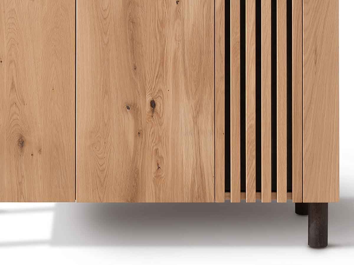 TPT Doppelvitrine 1 Ascona Wildeiche Holzfüsse schwarz Standard ohne